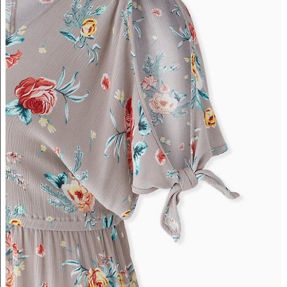 NWT Torrid Taupe Cold Shoulder Hi-Lo Tunic - Picture 3 of 7